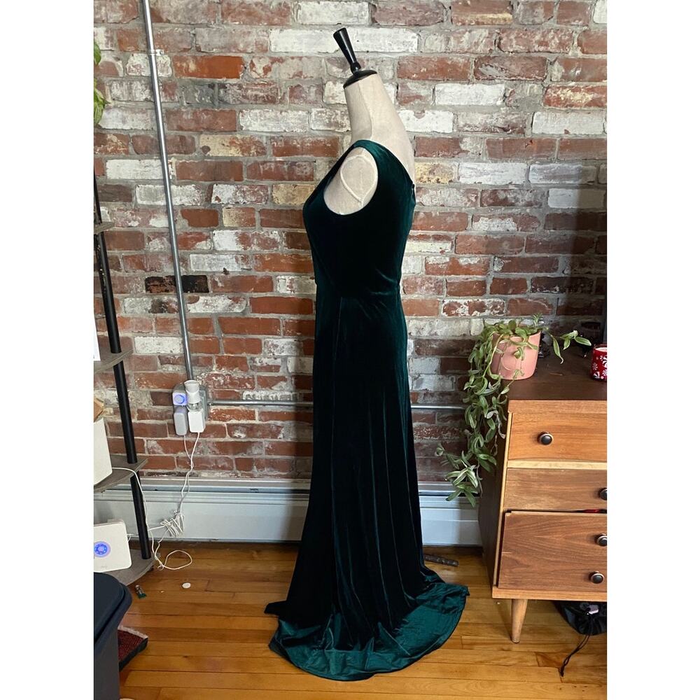 Jenny Yoo Cybill One Shoulder Dress with Slit in Emerald Green Size 8 - Picture 6 of 11